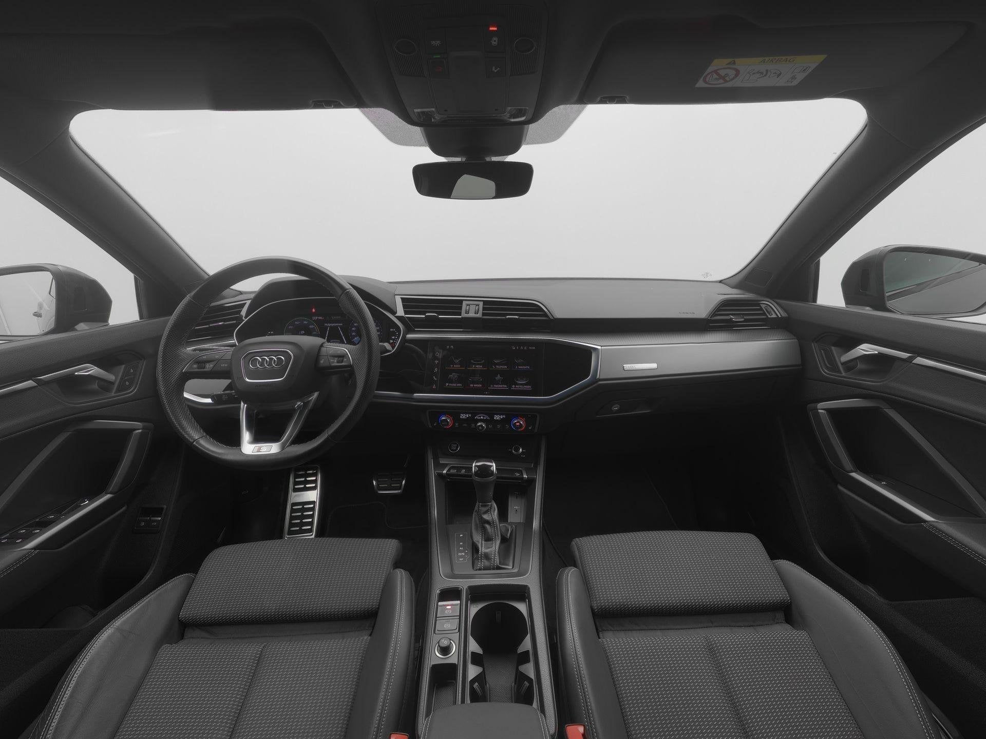 Foto 3 van Audi Q3 Sportback 45 TFSI e 245 PK S Edition Automaat | Navi
