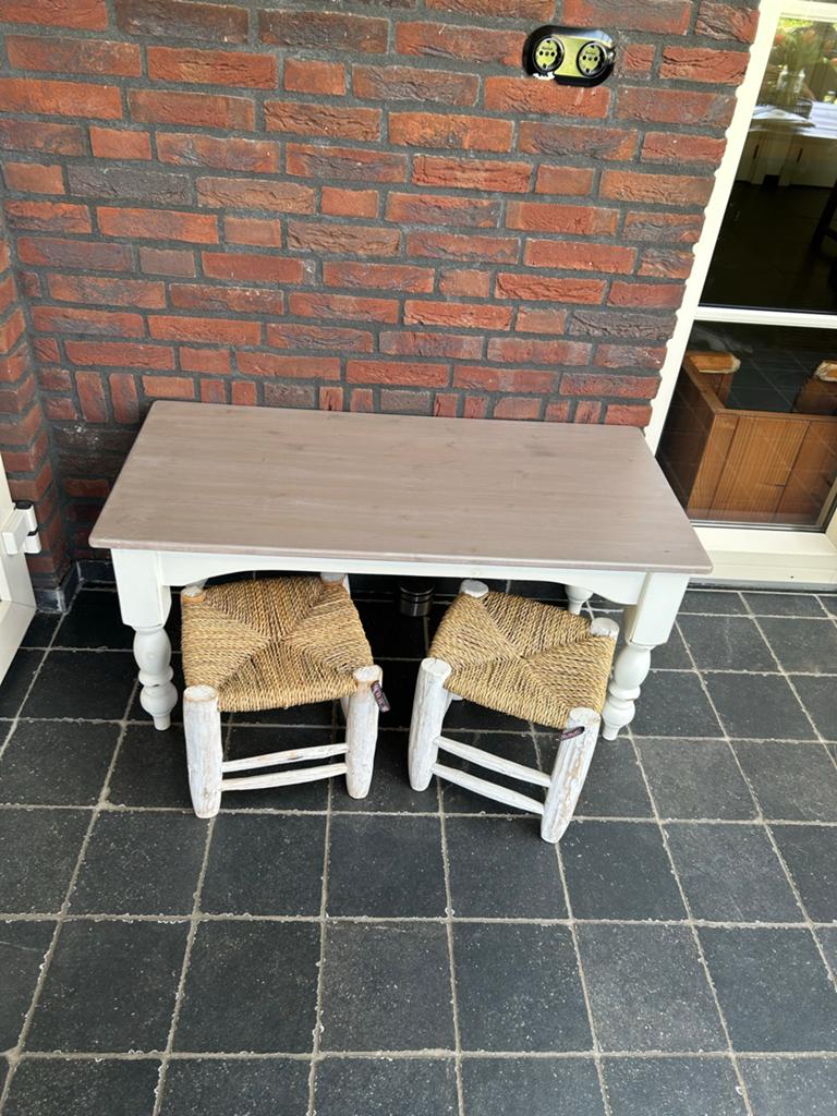 MONODECO Landelijk peuter/kleutertafeltje met rieten krukjes, Ophalen, Zo goed als nieuw, Tafel(s) en Stoel(en)