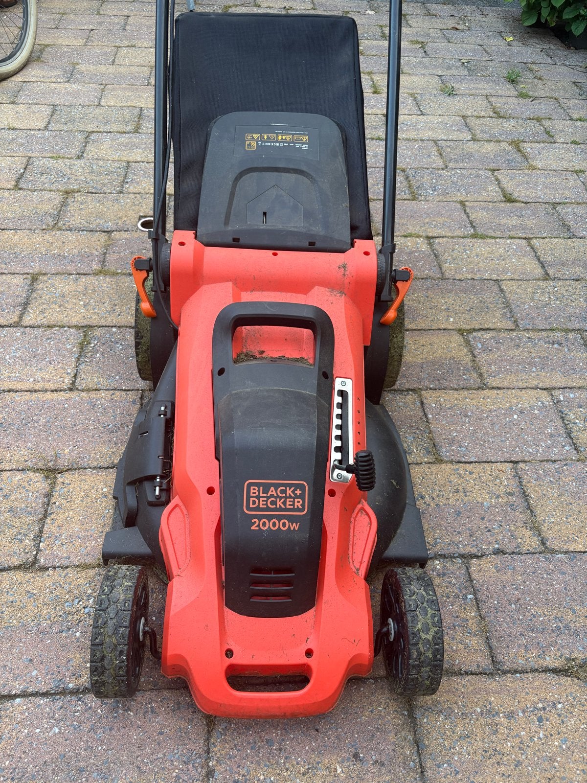 Black+Decker elektrische grasmaaier 2000W, Ophalen, Cirkelmaaier, Gebruikt, Elektrische grasmaaier