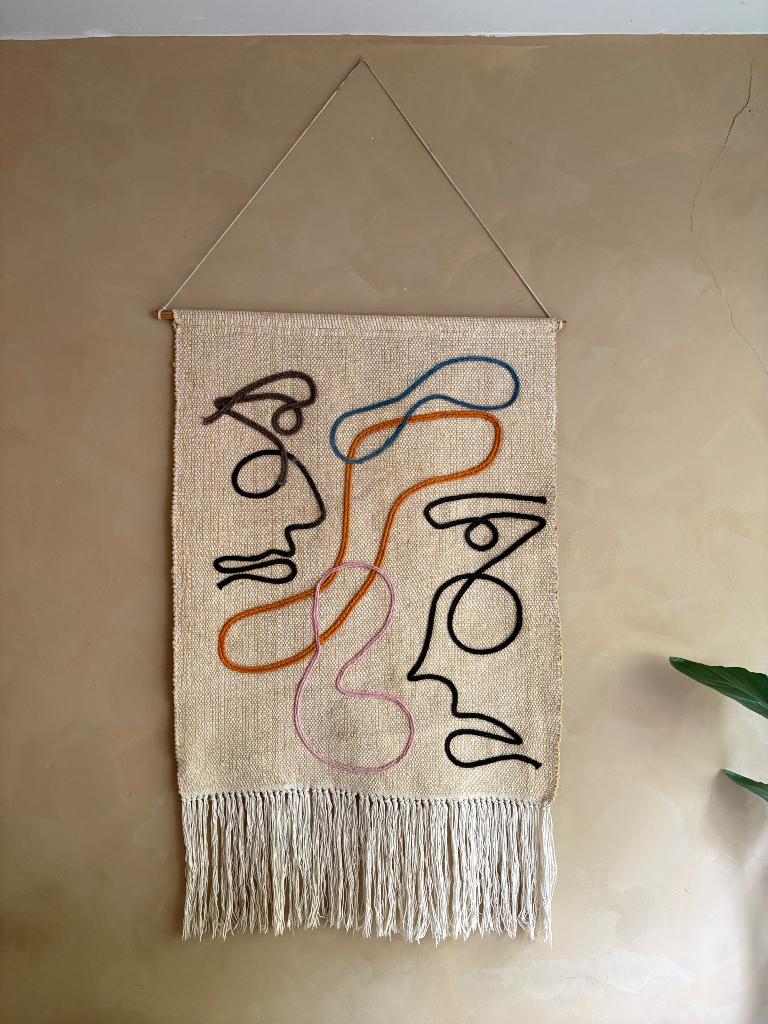 Boho wandkleed met abstract lijngezicht – handgemaakt look, Huis en Inrichting, Woonaccessoires | Wanddecoraties, Gebruikt, Ophalen