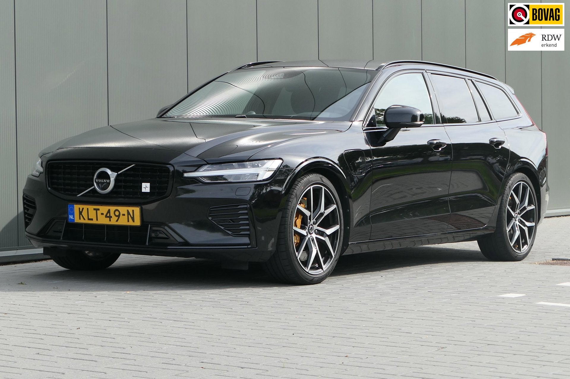 Volvo V60 2.0 T8 Twin Engine AWD Polestar Engineered Bowers&, Auto's, Automaat, Gebruikt, Zwart, Vierwielaandrijving