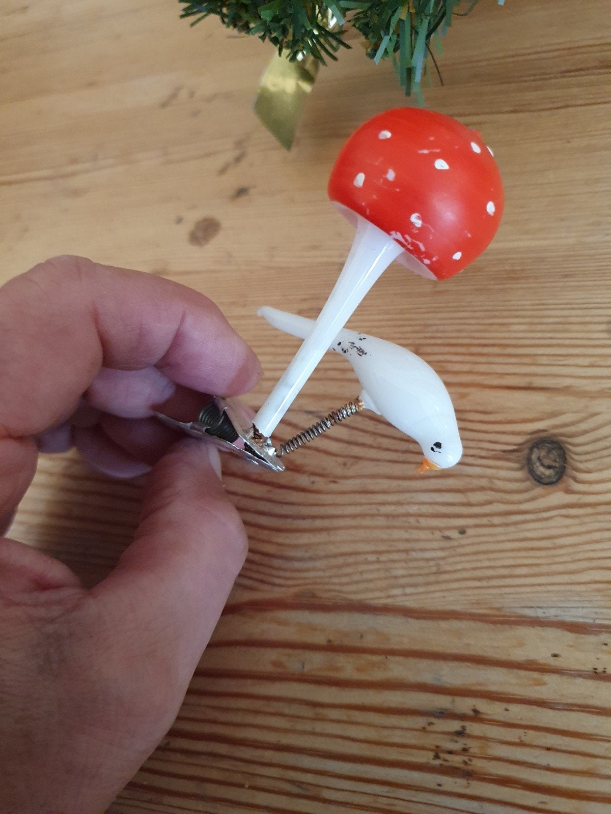 Melkglazen klein vogeltje met paddestoel oude antieke kerst, Diversen, Kerst, Ophalen of Verzenden, Gebruikt