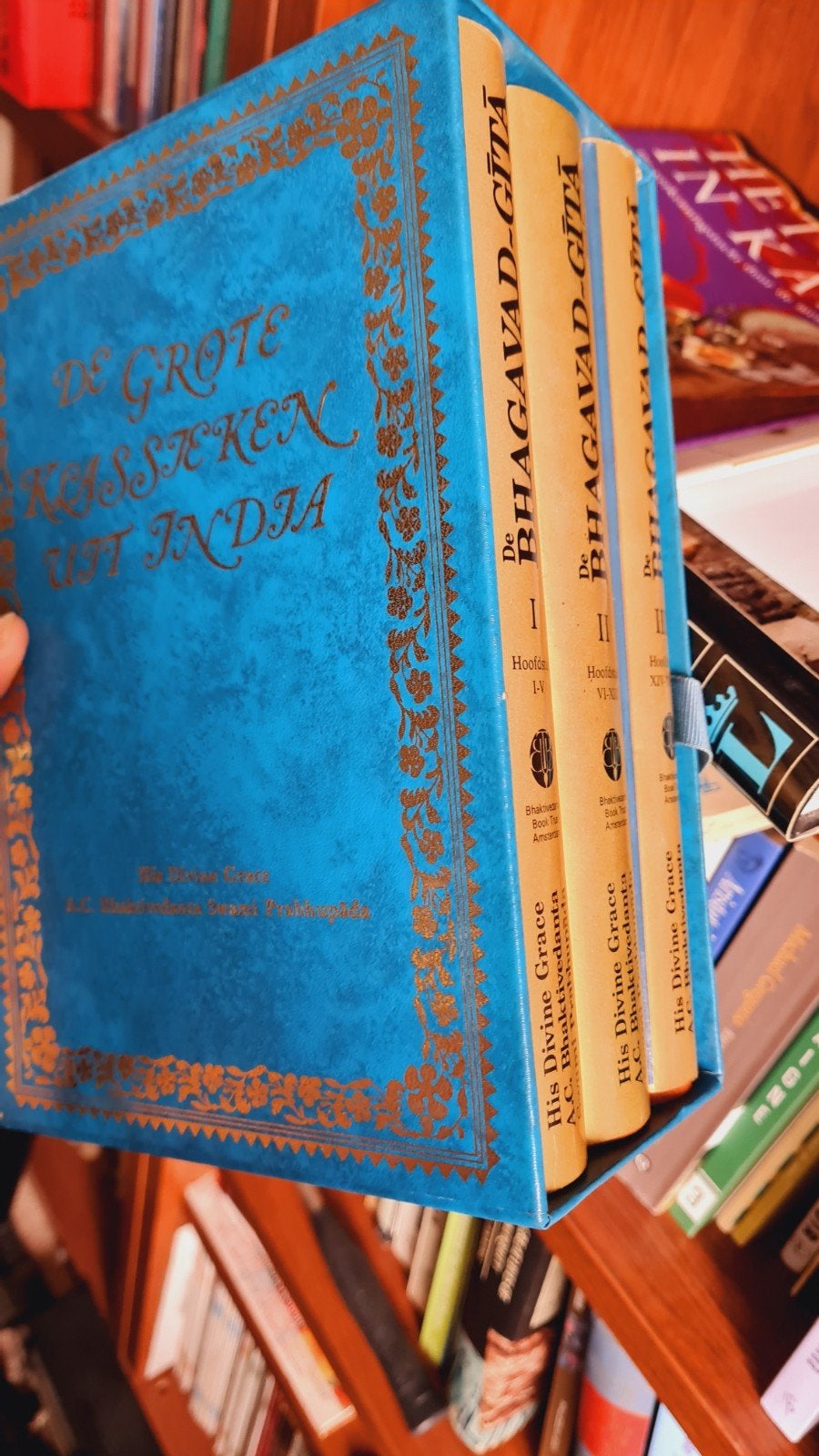 De Bhagavad-Gita zoals ze is - Complete set (3 delen), Spiritualiteit algemeen, Ophalen of Verzenden, Zo goed als nieuw, Achtergrond en Informatie