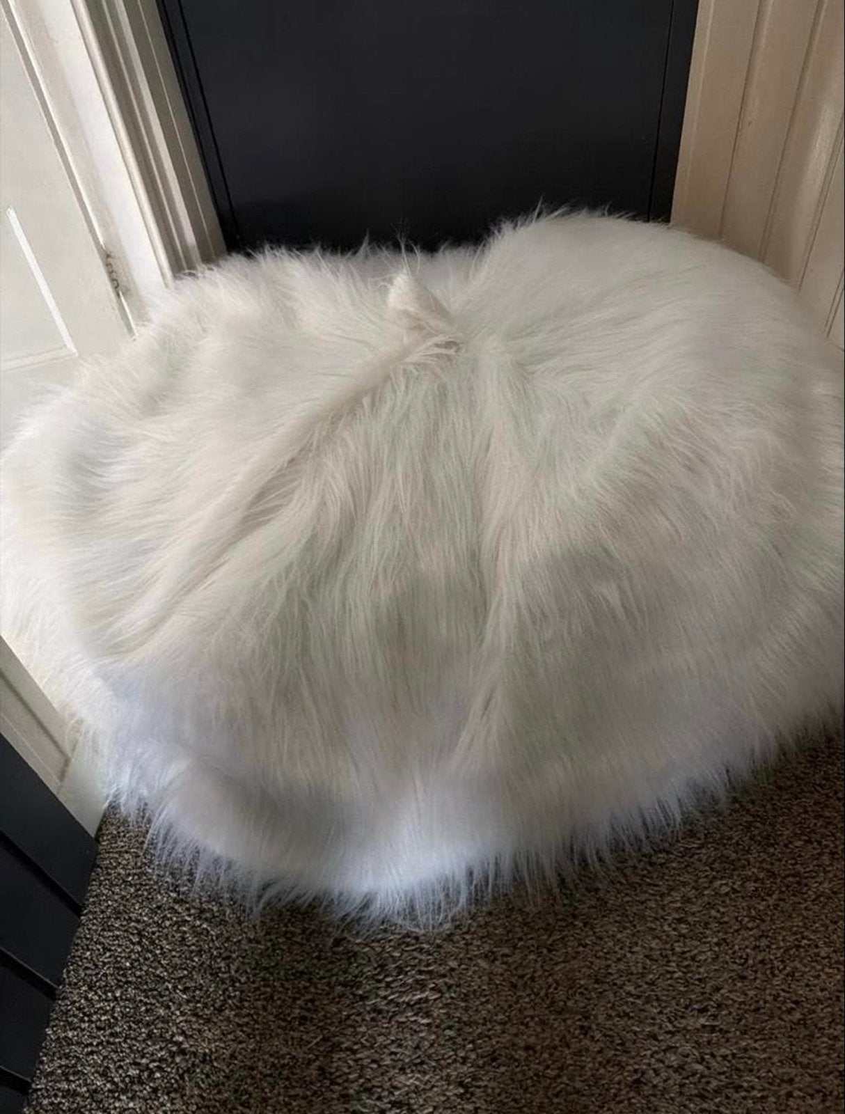 Witte fluffy poef - Zo goed als nieuw, Ophalen, Rond, Zo goed als nieuw, Stof