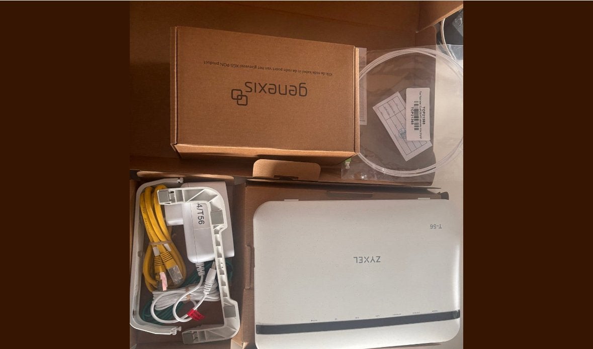 Zyxel T-56 Router met modem - Nieuw in doos, Ophalen of Verzenden, Nieuw