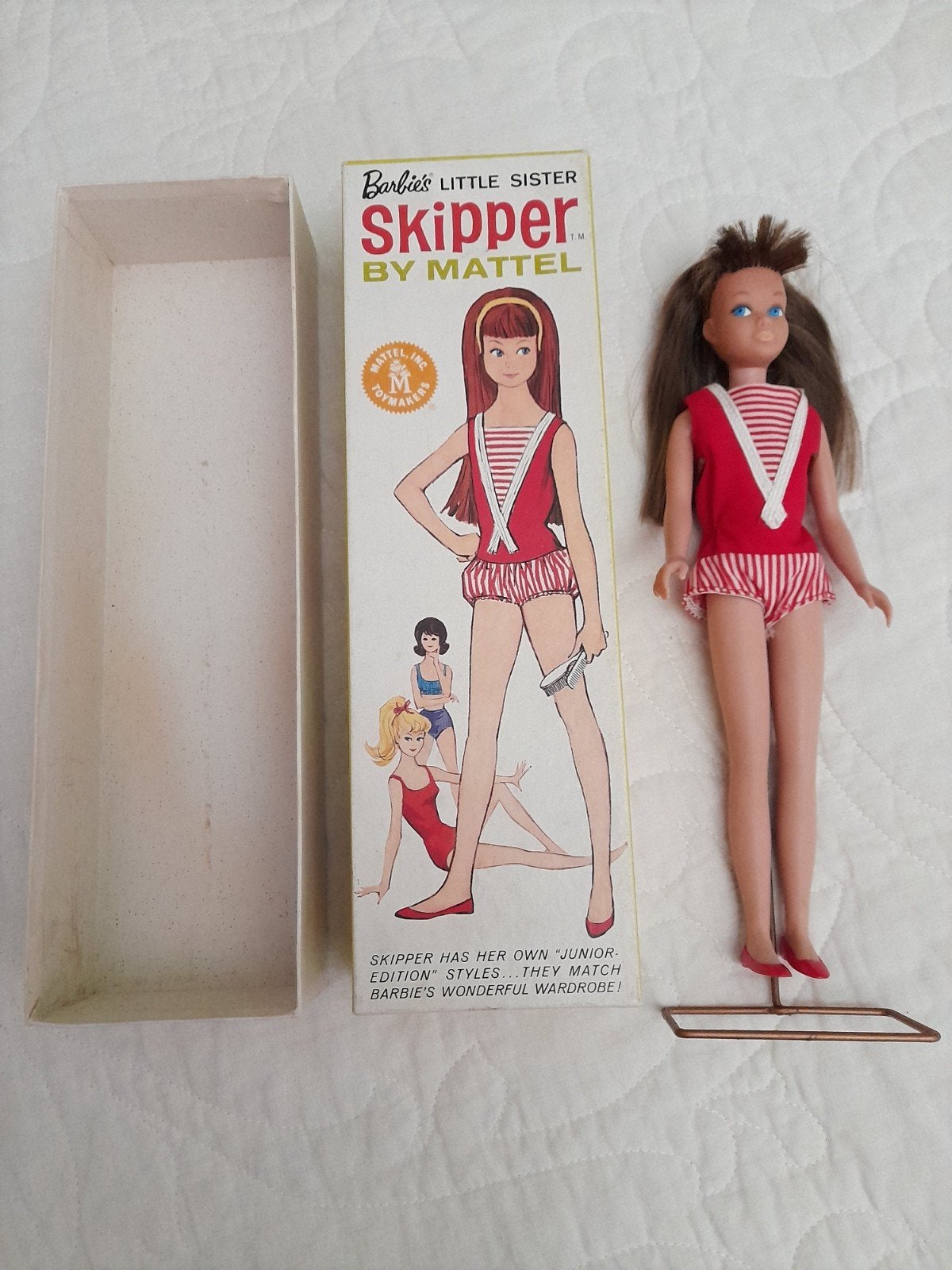 Vintage Barbie Skipper met doos en stander, Ophalen of Verzenden