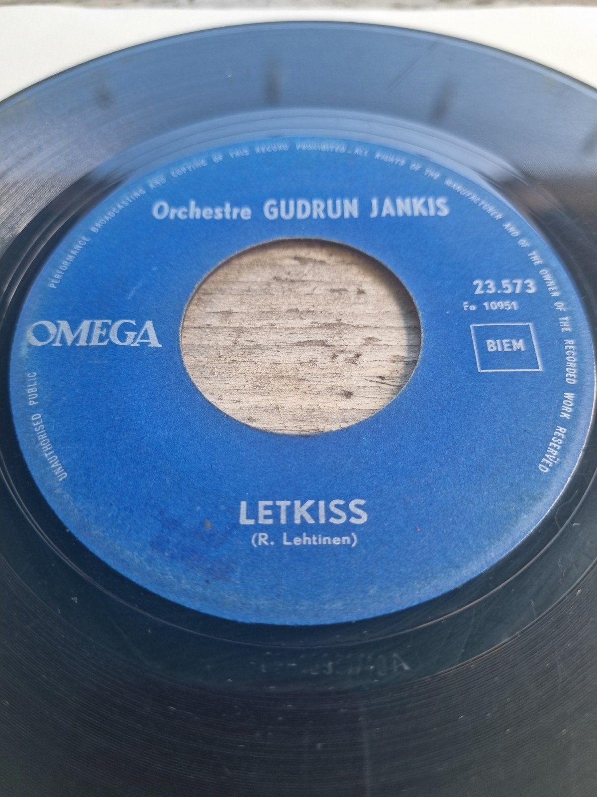 Orchestre Gudrun Jankis - Skool Jenka / Letkiss (7 inch), Gebruikt, Overige genres, 7 inch, Ophalen of Verzenden