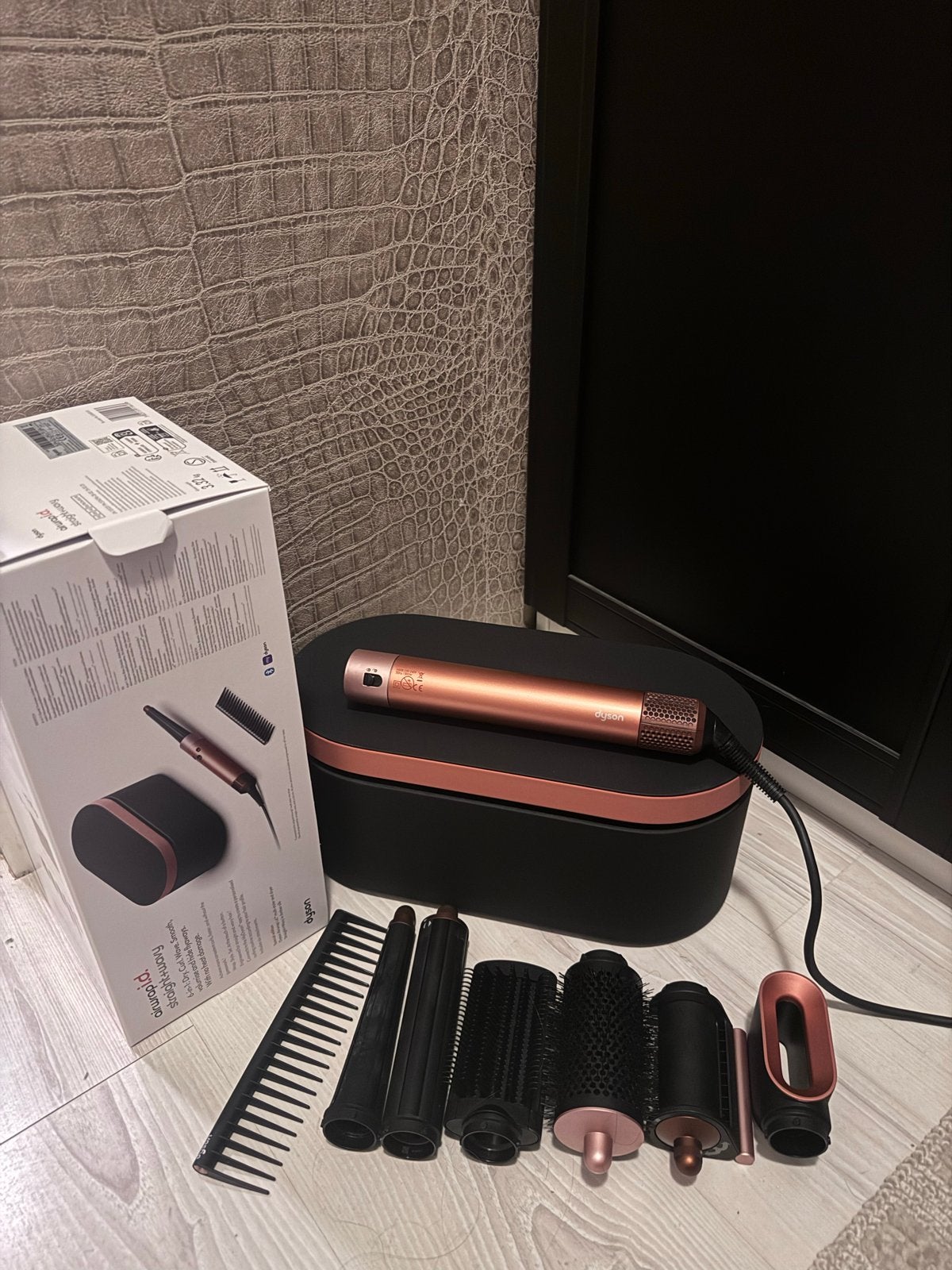 Dyson Airwrap ID Straight + Wave, Ophalen of Verzenden, Zo goed als nieuw, Haarverzorging