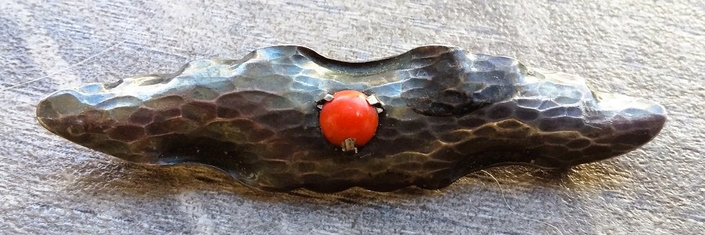 Omstreeks 1930 Zilveren Broche met Koraal Amsterdamse School, Ophalen of Verzenden, Zilver