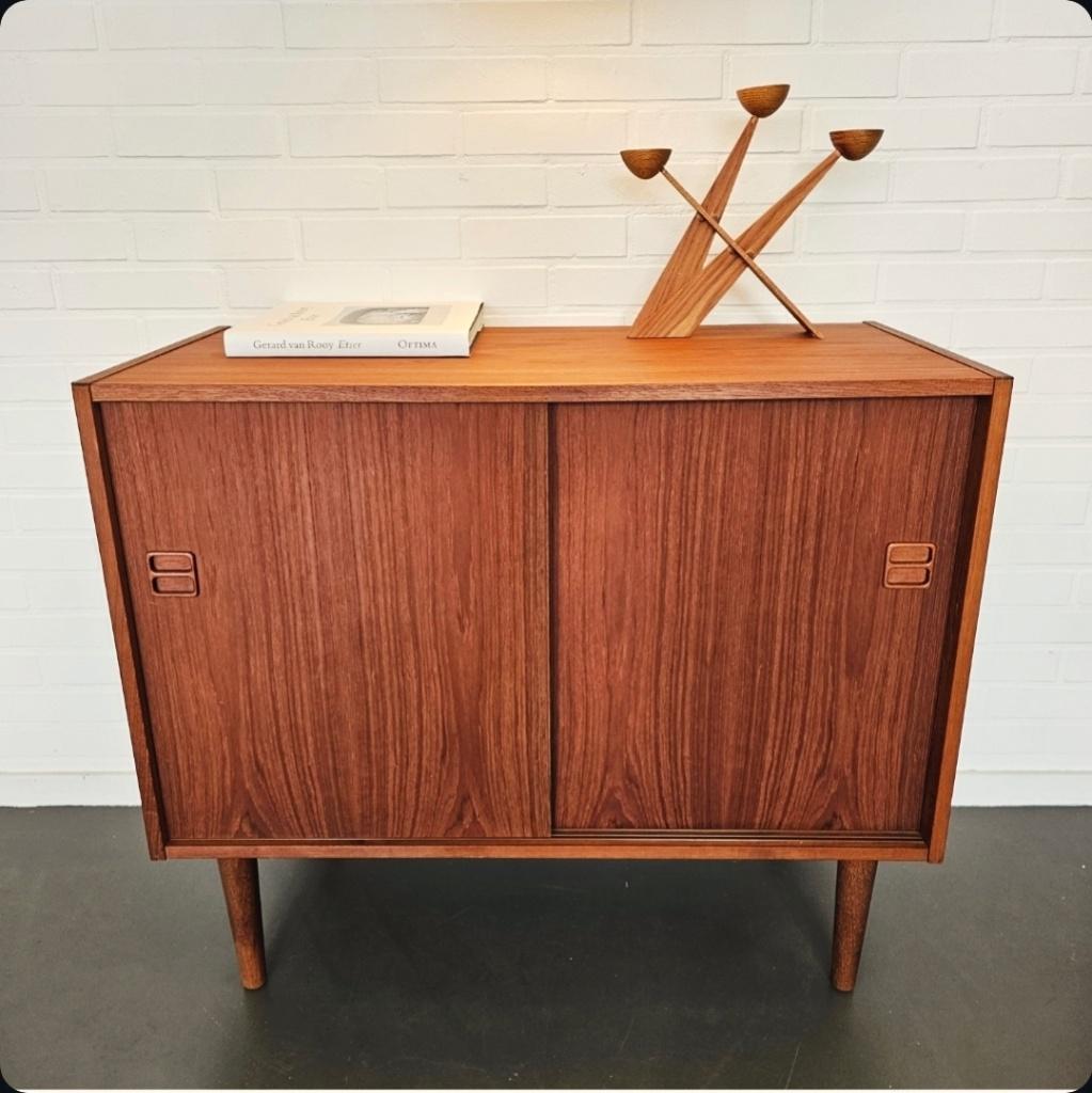 Vintage Deens design dressoir kastje, Met deur(en), Mid Century Deens design, Teakhout, Zo goed als nieuw