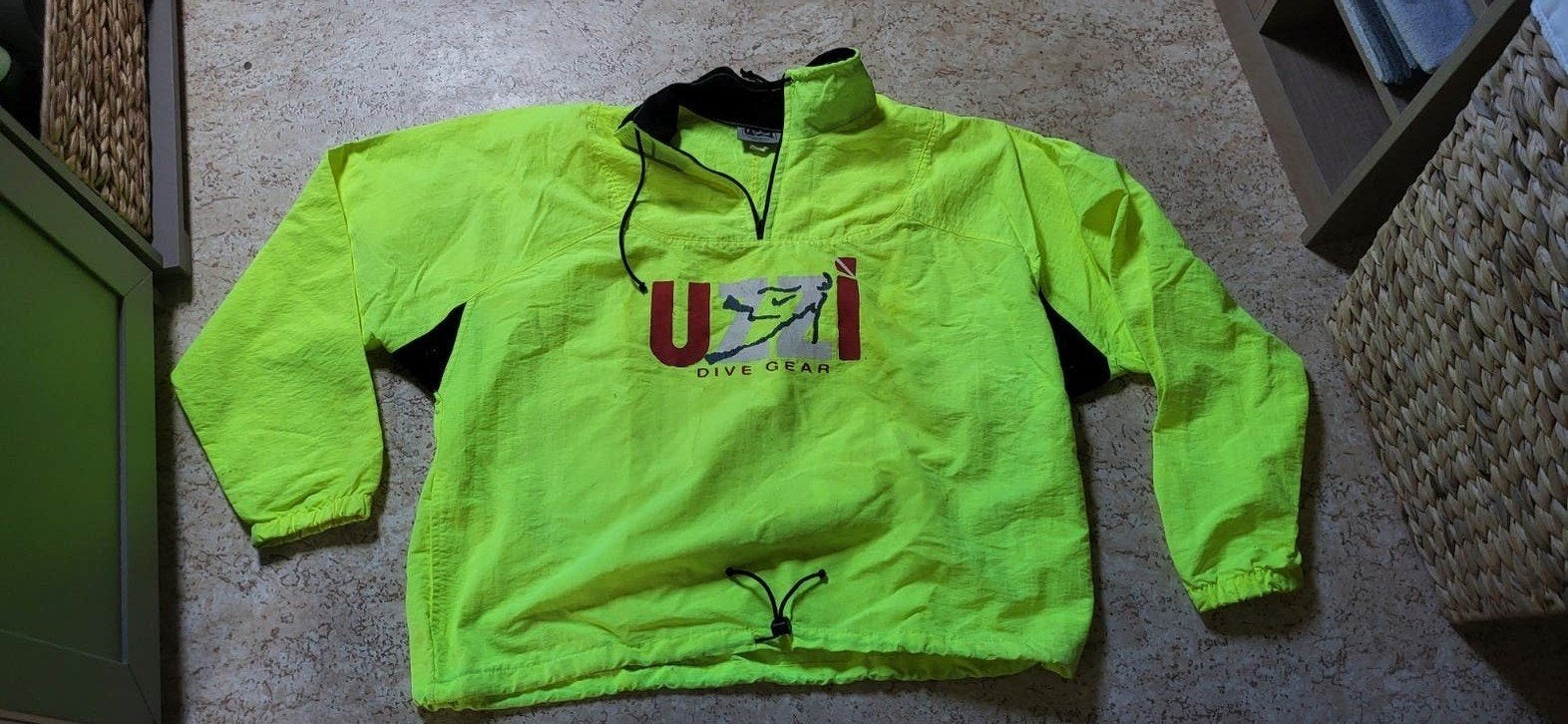 Fluor Jas Maat M - Goed Zichtbaar aan Waterkant, Watersport en Boten, Gebruikt, Ophalen of Verzenden, Uzi, Dame of Heer