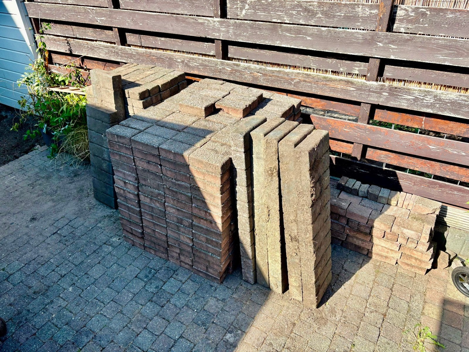 GRATIS: Gekleurde klinkers (25m²), Ophalen, Gebruikt, Klinkers, 10 m² of meer