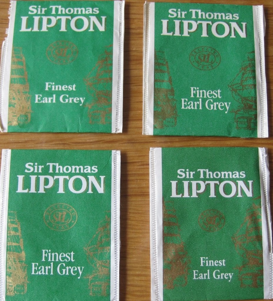 Vier theezakjes van sir Thomas Lipton - finest earl grey, Verzenden, Theezakje(s)