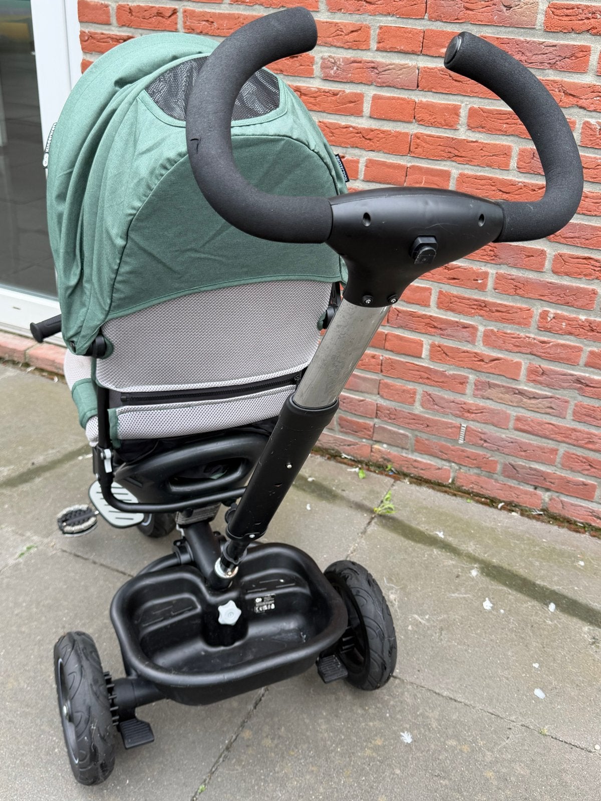 Kinderkraft driewieler met duwstang en zonnekap, Ophalen of Verzenden, Zo goed als nieuw, Velgrem, Duwstang
