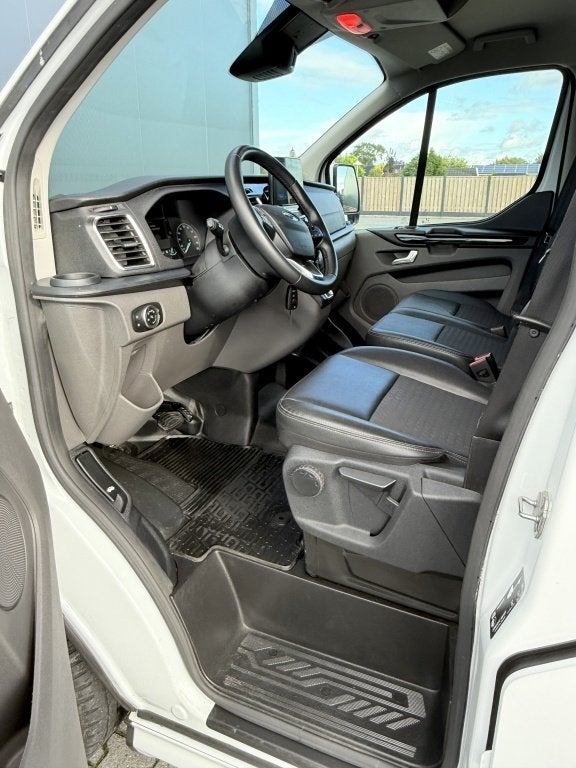 Foto 13 van Ford Transit Custom SPORT 320 2.0 TDCI 170PK L2H1 VOLL AUTOM