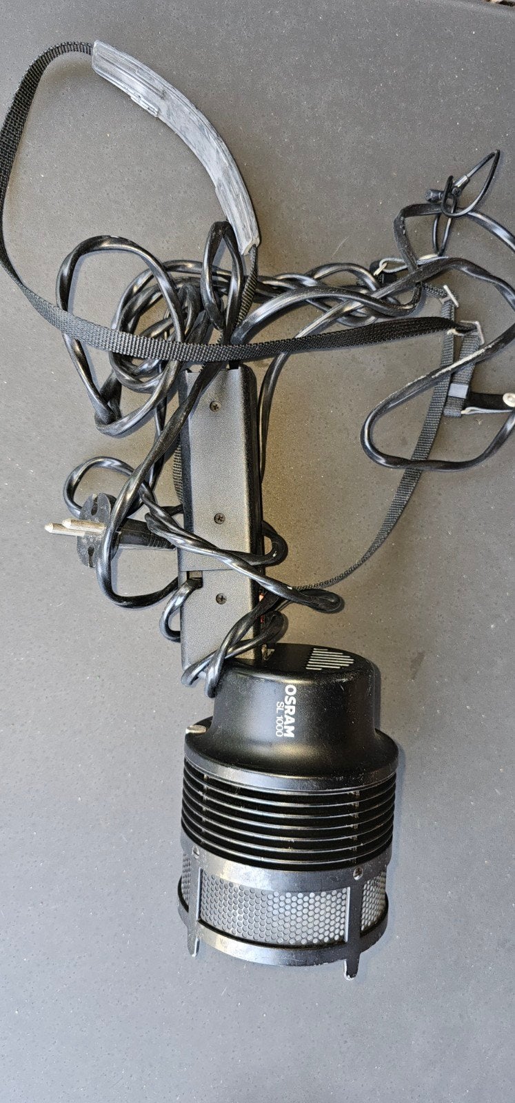 8mm filmcamera met opnamelampen, Audio, Tv en Foto, Ophalen, 8mm, Camera