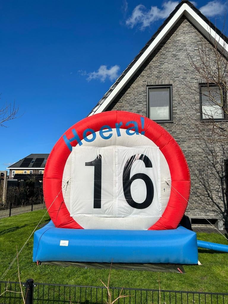 Opblaasbaar verkeersbord te huur | Stiens en omgeving, Ophalen, Zo goed als nieuw, Verjaardag