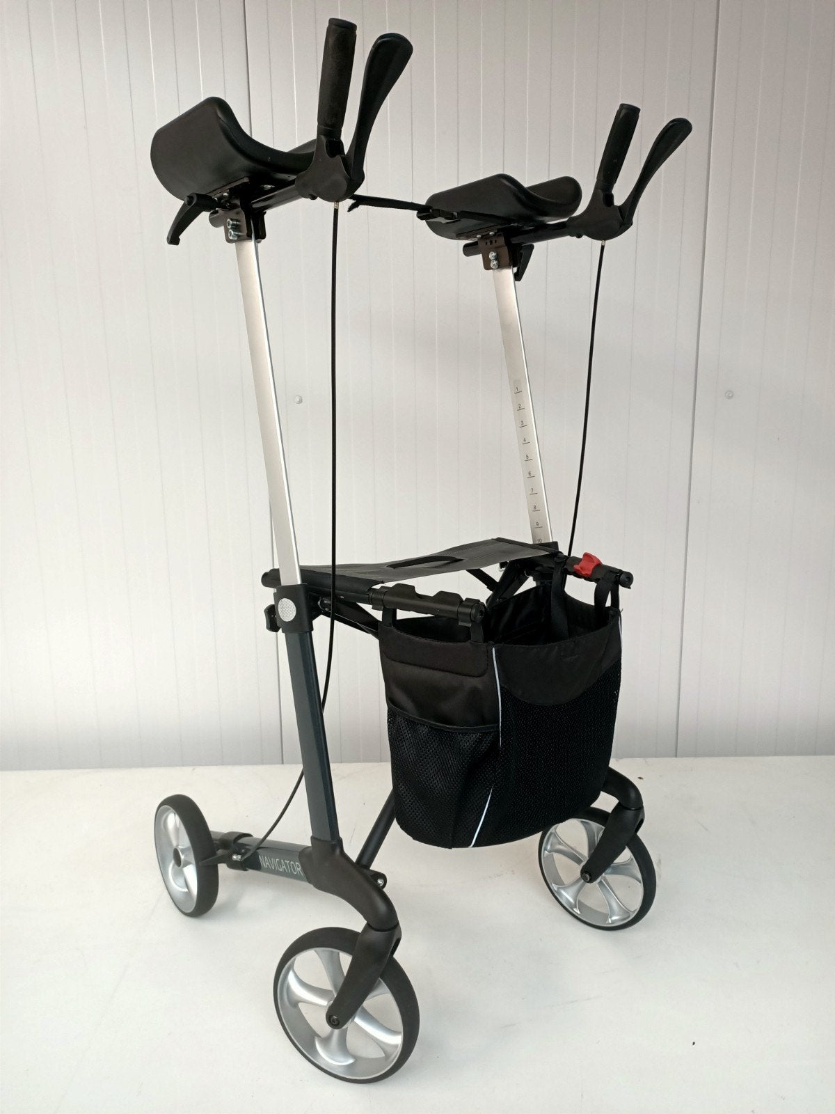 Rehasense Navigator armschalen rollator incl Servicebeurt., -, -, Ophalen of Verzenden, Zo goed als nieuw