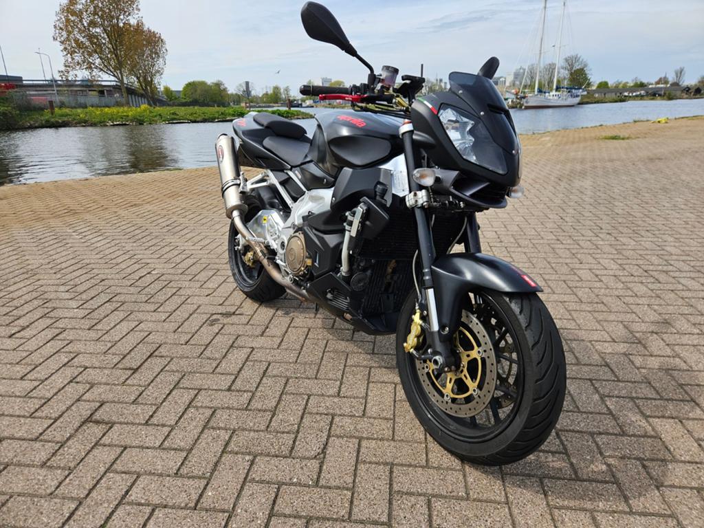 Aprilia Tuono 1000R 2009 goede staat lage km stand, 2 cilinders, Motorrijbewijs A, Meer dan 35 kW, 998 cc
