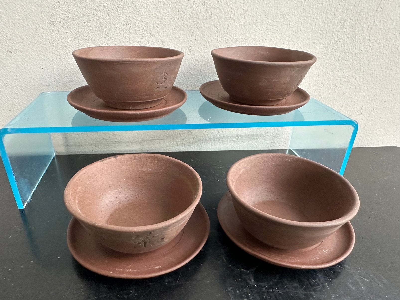 4 Chinees yixing kommetjes en schoteltjes 1 koop, Ophalen of Verzenden, Gebruikt