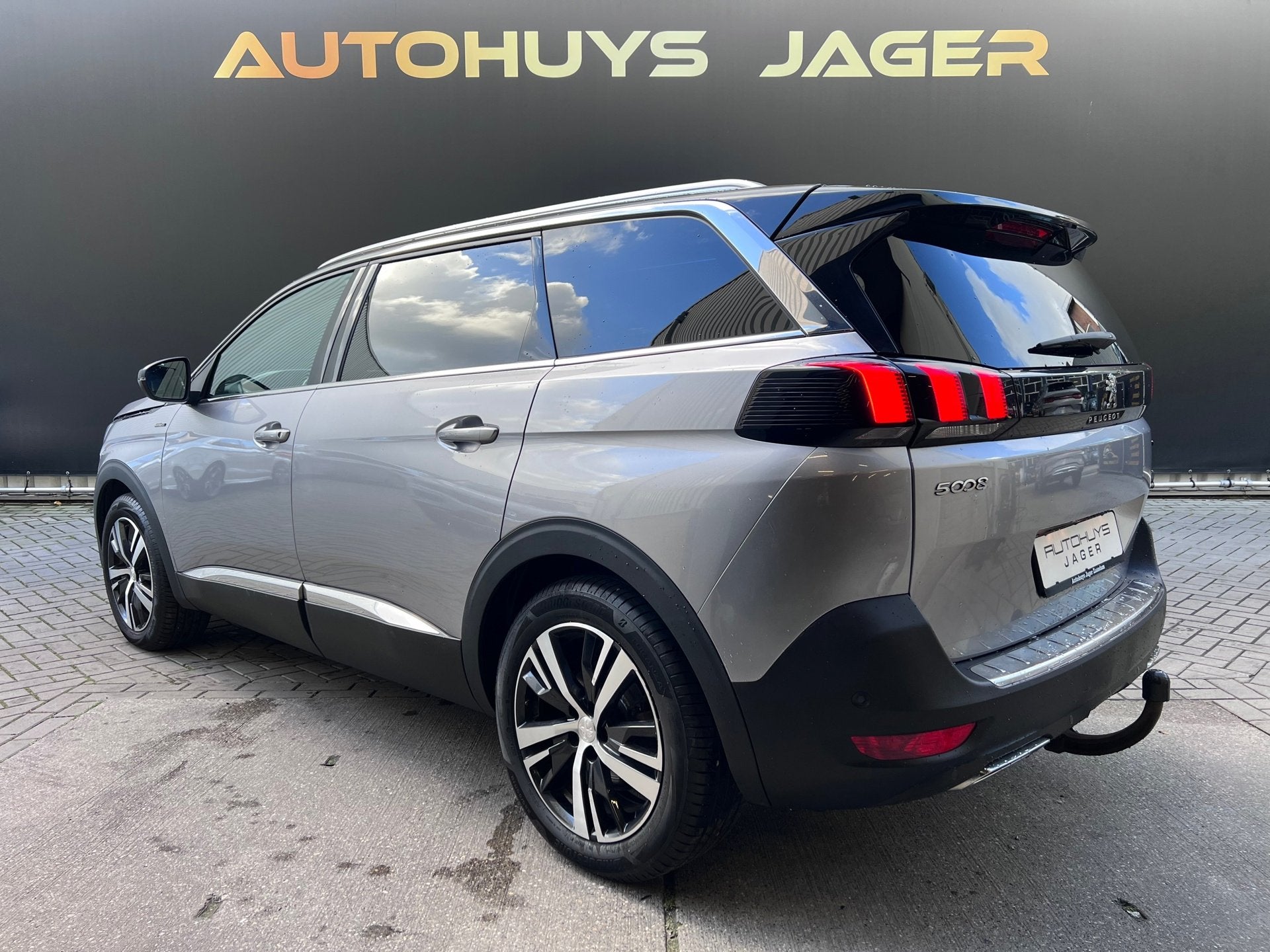 Peugeot 5008 1.6 PureTech GT-Line 7p. Pano Stoelverwarming T, Gebruikt, Zwart, 4 cilinders, Bedrijf
