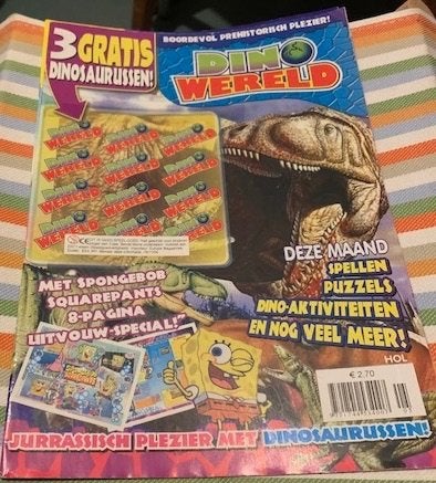 Dino Wereld Magazine met 3 gratis dinosaurussen en Spongebob, Non-fictie, Ophalen of Verzenden, Onbekend, Gelezen