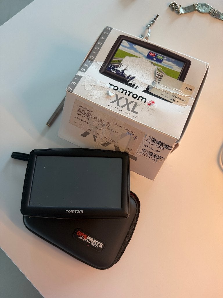 TomTom XXL Classic West-Europa kaart incl beschermhoes kabel, Auto diversen, Autonavigatie, Ophalen of Verzenden, Gebruikt