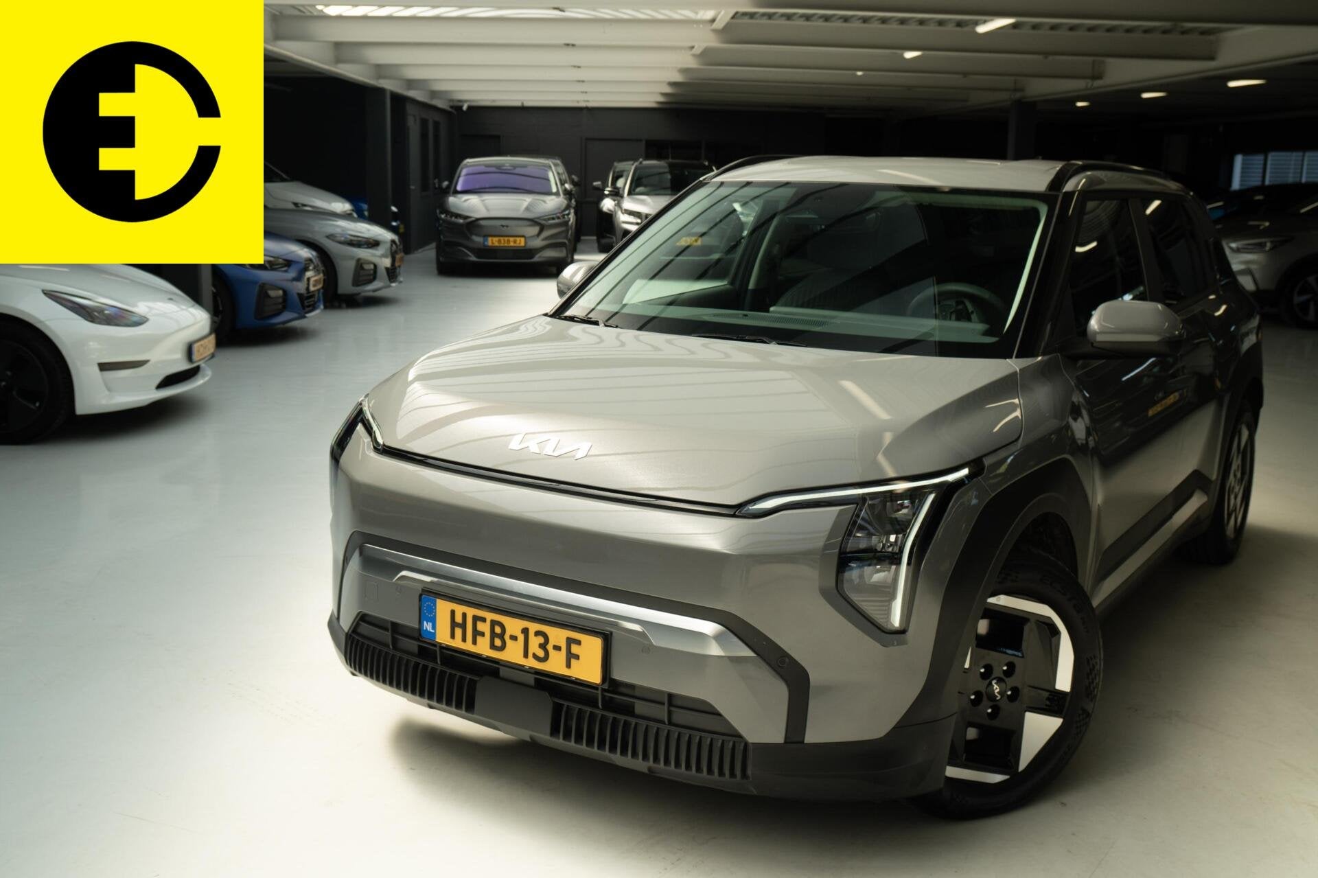 Kia EV3 Plus 81.4 kWh | SOH 99,7% | Stoelverwarming | Stuurv, Stof, Gebruikt, Origineel Nederlands, Grijs