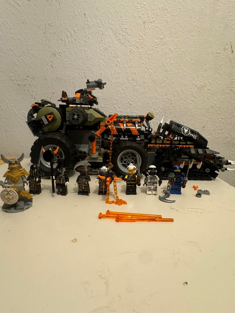 Lego ninjago dieselnaut 70654, Kinderen en Baby's, Speelgoed | Duplo en Lego, Ophalen, Zo goed als nieuw