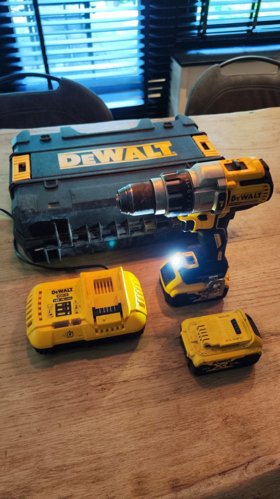 Dewalt DCD 996 klop/schroef/boor + 2x 5Ah + lader + TSTAK, Ophalen of Verzenden, Gebruikt, Boor- en Schroefmachine, Klopboormechanisme