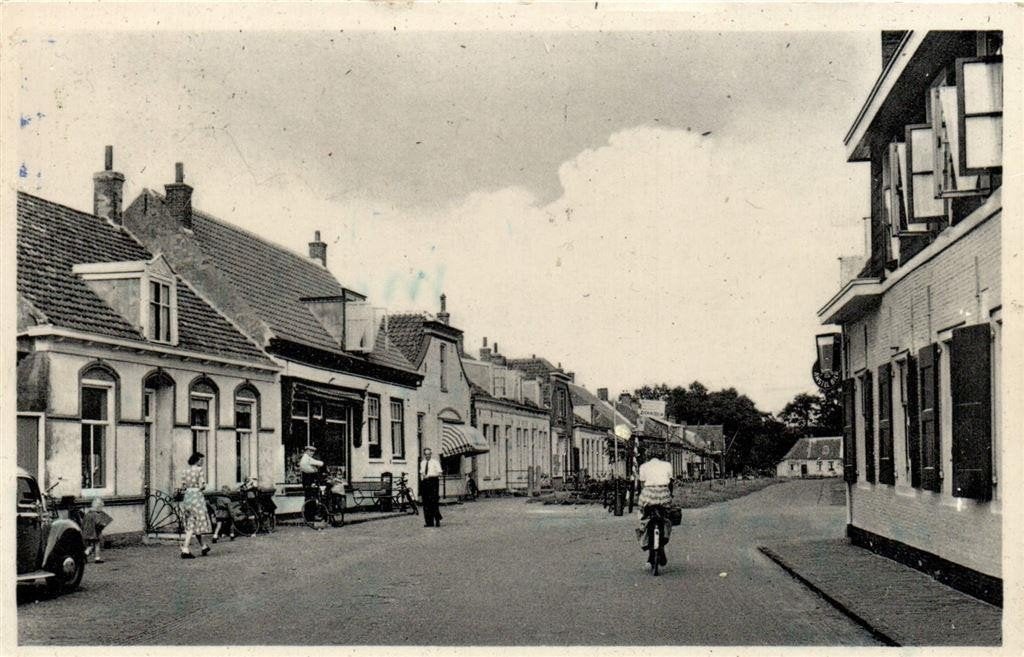 Renesse Dorpsgezicht. - volk fiets - gelopen, Verzenden, 1960 tot 1980, Gelopen, Friesland