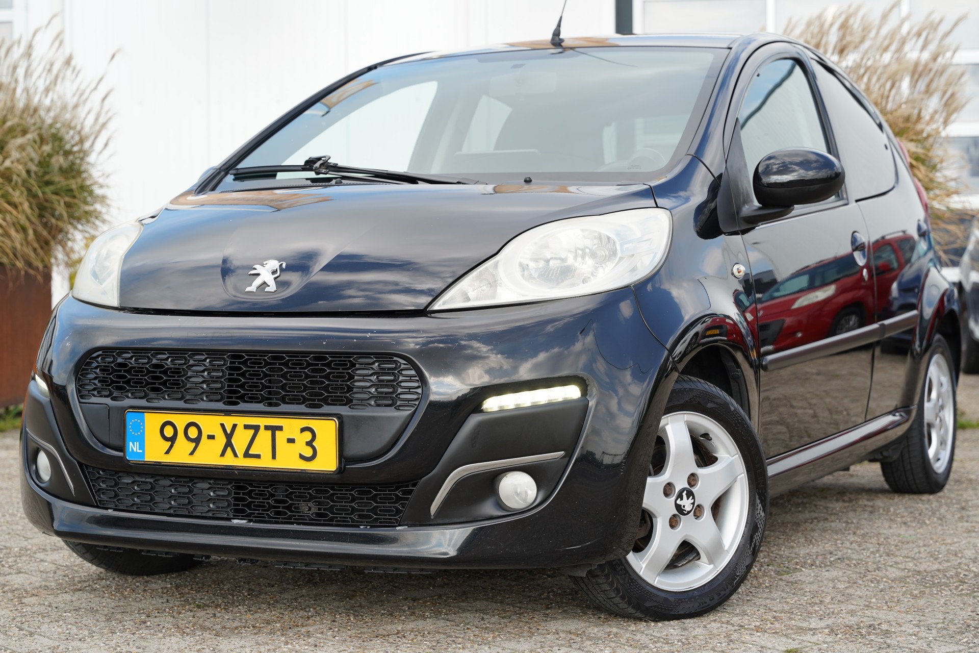 Peugeot 107 1.0 Première 68pk | Airco | Apple carplay/Andro, Auto's, Voorwielaandrijving, Euro 5, Stof, Gebruikt