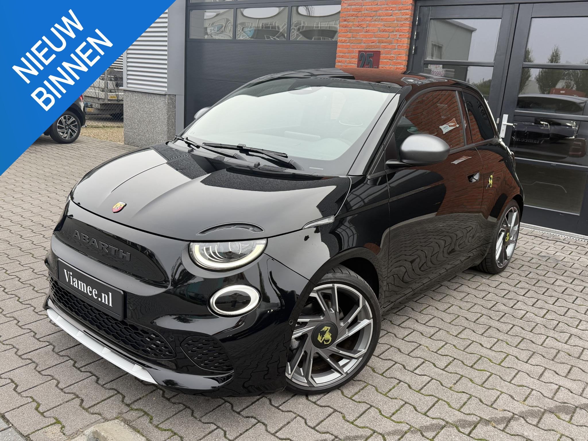 Fiat 500 Abarth Scorpionissima 42 kWh | Pano | VOL OPTIES, Auto's, Gebruikt, 4 stoelen, Alcantara, Zwart