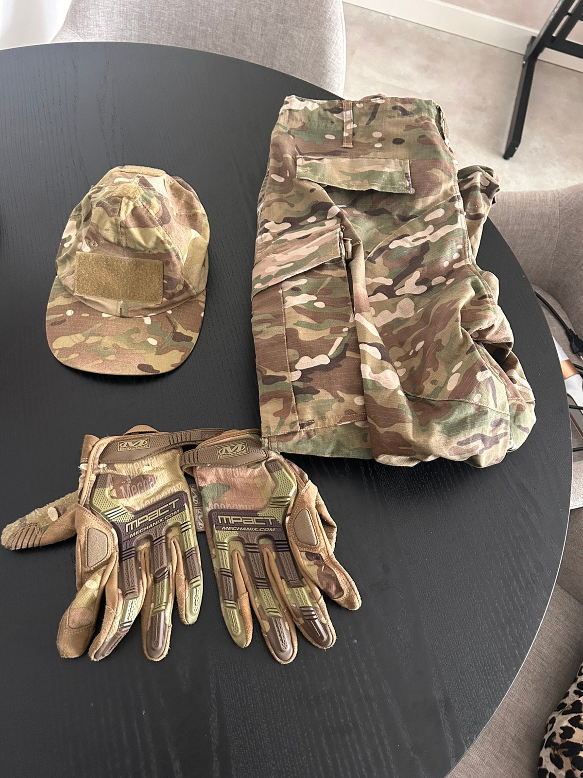 Leger kleding (broek,pet,handschoenen), Verzamelen, Militaria | Algemeen, Ophalen of Verzenden, Landmacht, Nederland, Kleding of Schoenen