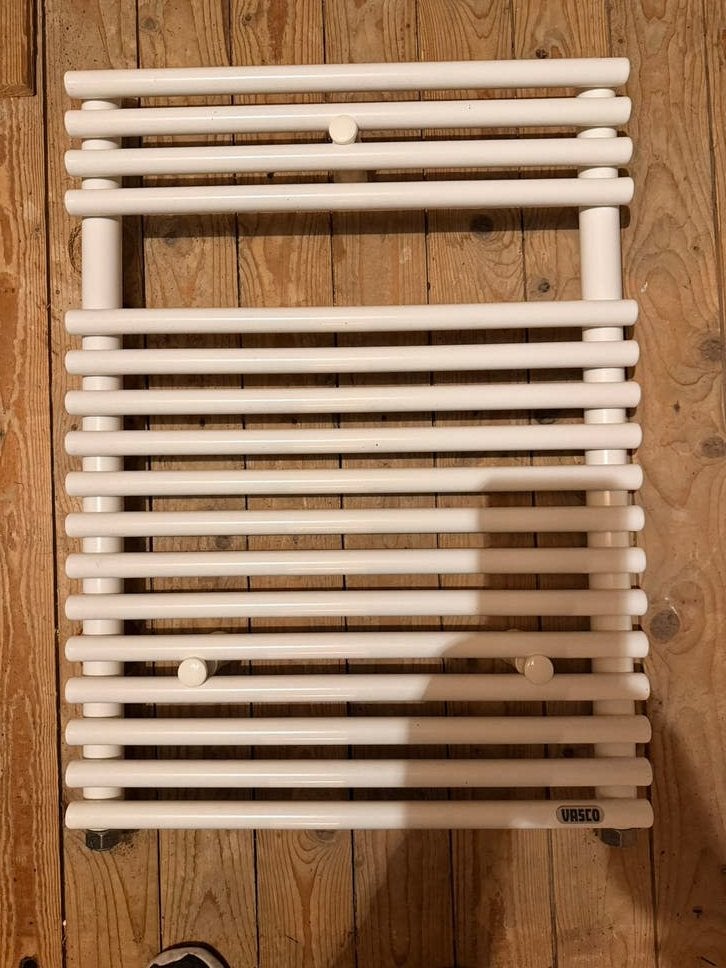 Vasco handdoek radiator — 70 x 50 cm, Doe-het-zelf en Verbouw, Ophalen, 30 tot 80 cm, Radiator, Minder dan 60 cm