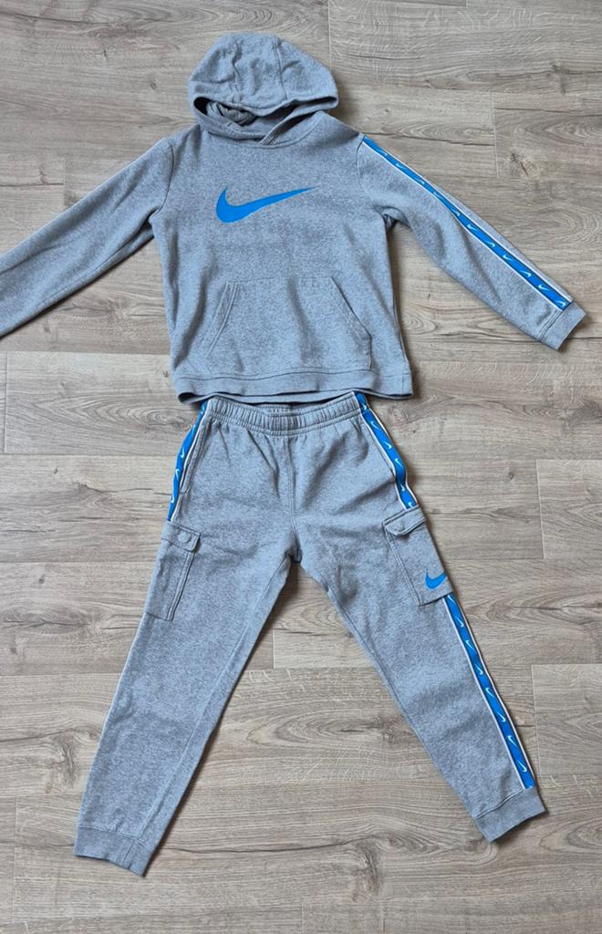Grijs joggingpak NIKE | maat 152, Trui of Vest, Ophalen of Verzenden, Zo goed als nieuw, Nike