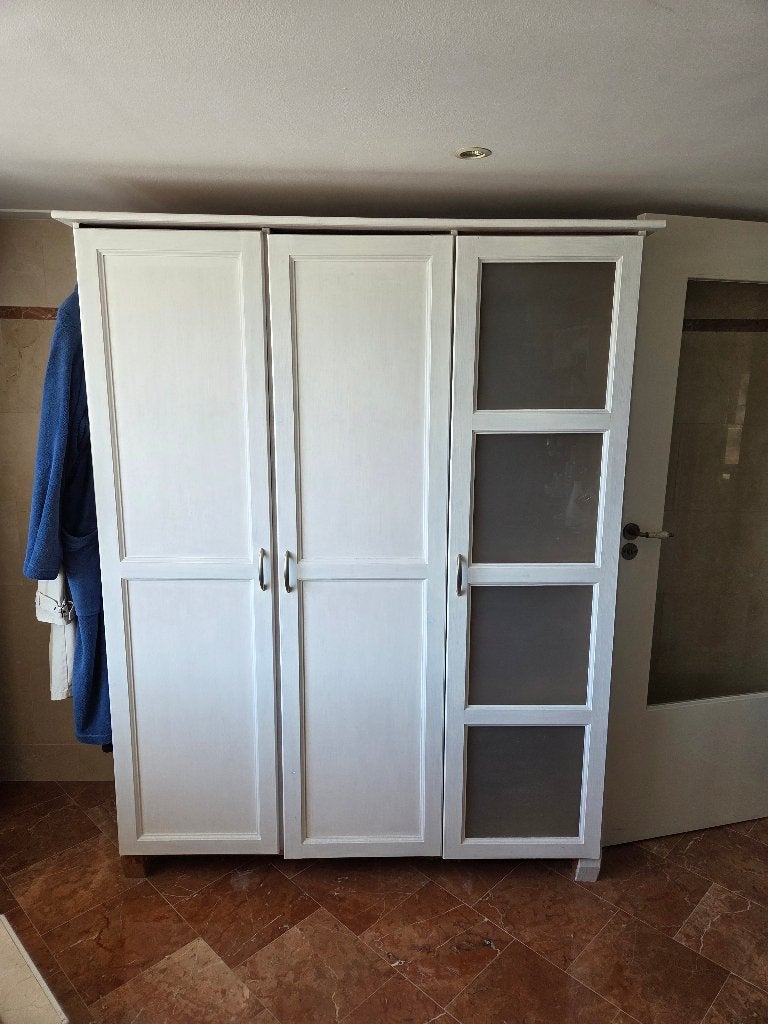 3-deurs grenen hang/lig kledingkast, Ophalen, Met deur(en), Gebruikt, 100 tot 150 cm