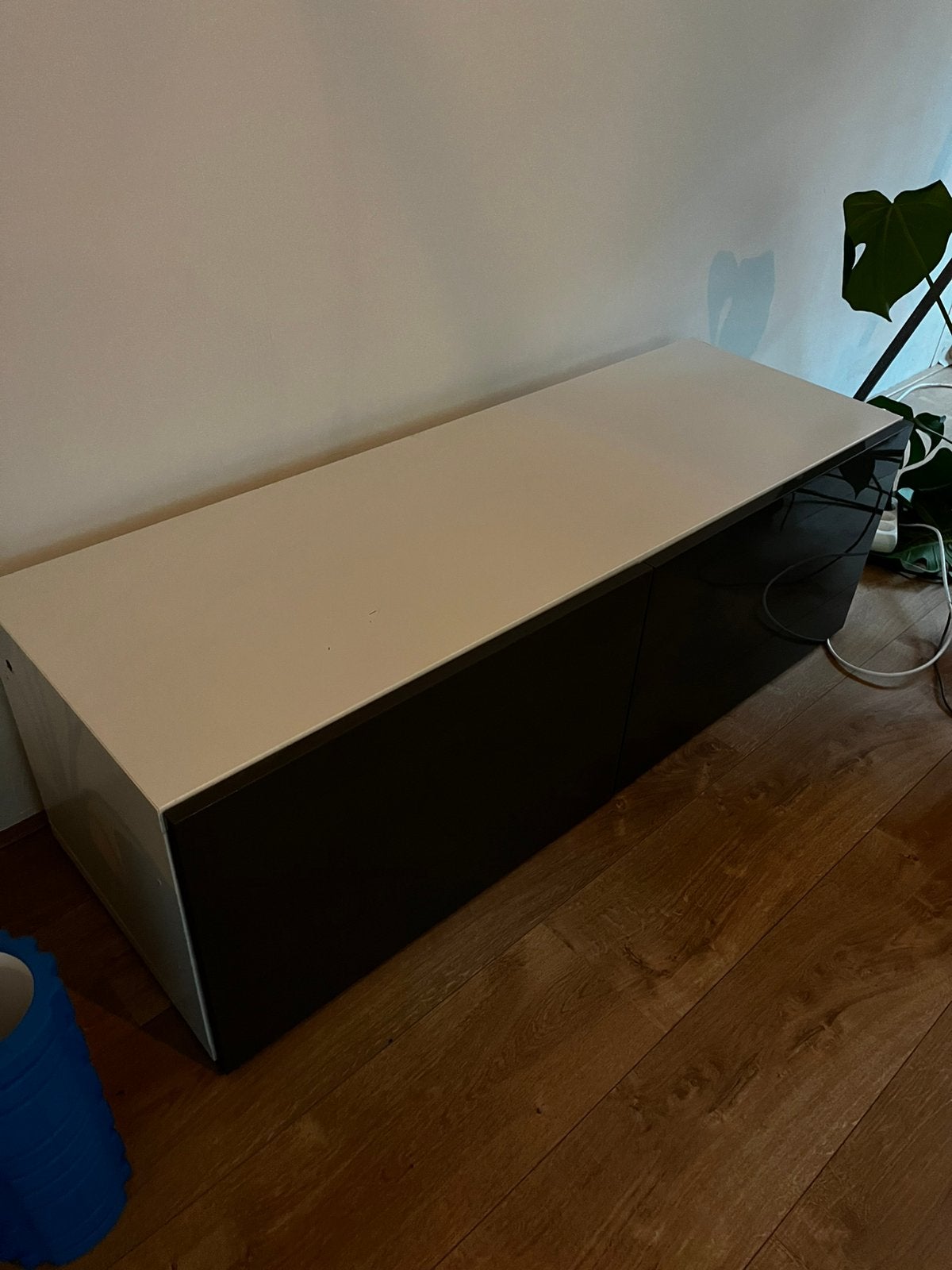 Nette IKEA BESTÅ kast / tv meubel, Ophalen, 100 tot 150 cm, Nieuw, Minder dan 100 cm
