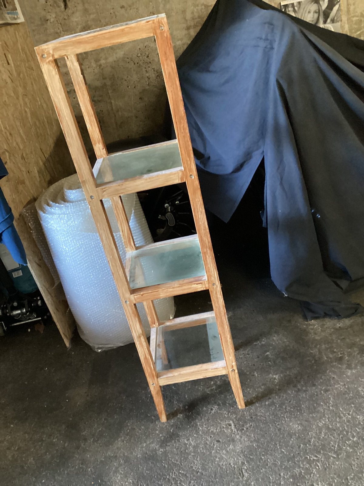 Houten etagere met 4 glas plaatjes, Huis en Inrichting, Woonaccessoires | Etagères, Ophalen of Verzenden, Zo goed als nieuw