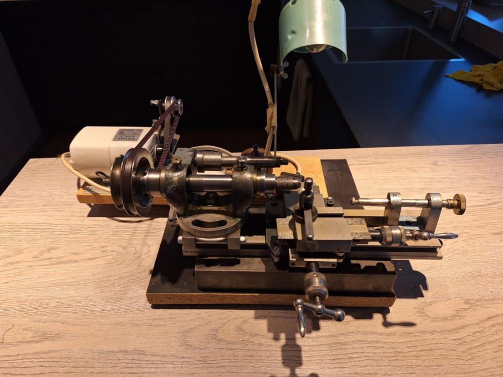 Compacte draaibank met motor, Ophalen