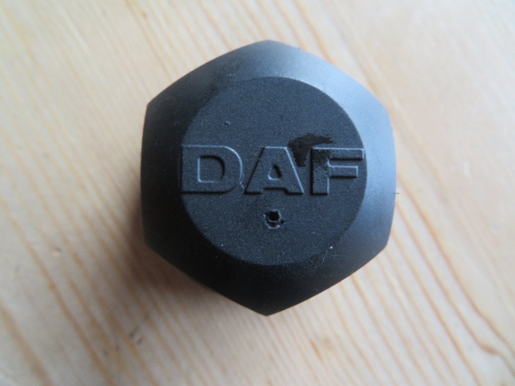 17x Plastic wielmoerdop DAF 0371698 0a CF65 CF75 CF85 36 mm, Ophalen of Verzenden, Gebruikt, DAF