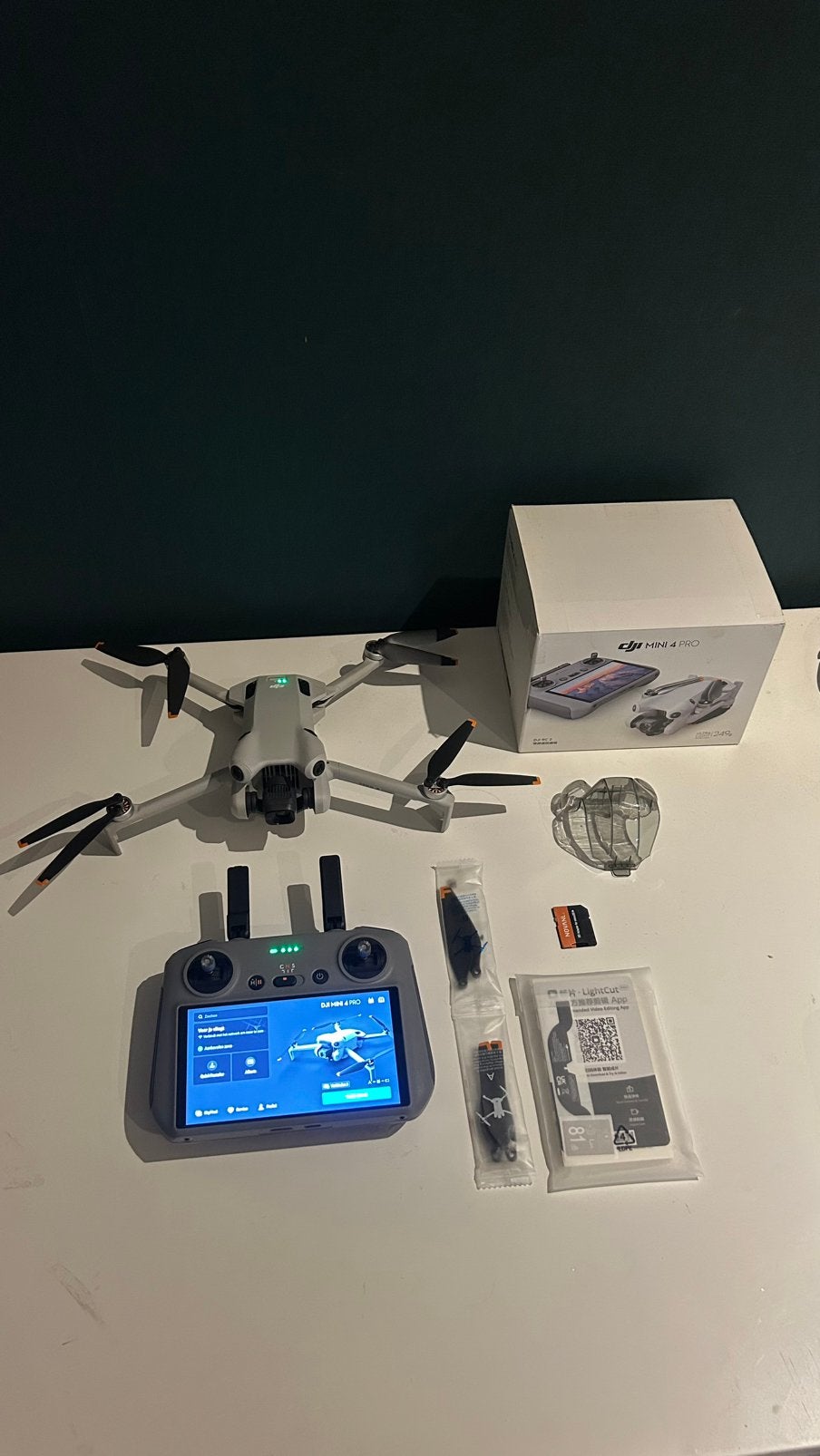 DJI MINI 4 PRO met RC 2 Controller, Ophalen of Verzenden, Zo goed als nieuw