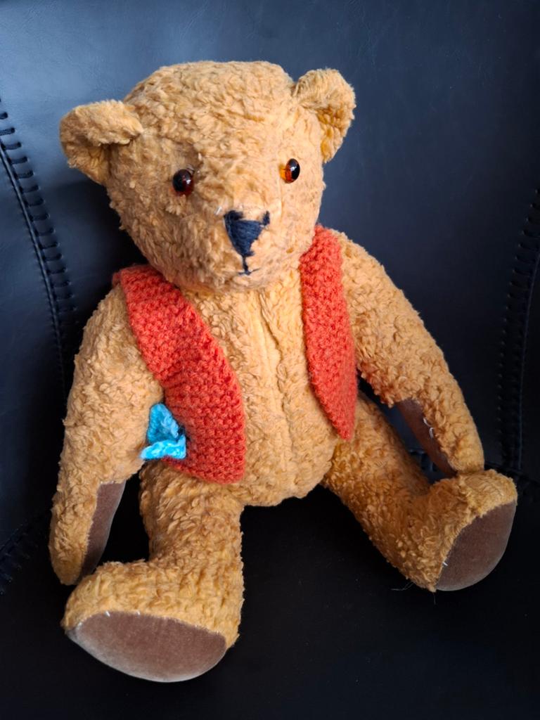 Vintage teddybeer met gebreid vestje, Gebruikt, Overige merken, Overige karakters, Beer