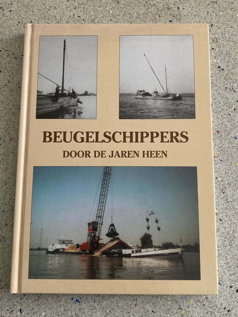 Beugelschippers door de jaren heen, Verzenden, Zo goed als nieuw, Motorboot of Zeilboot, Boek of Tijdschrift
