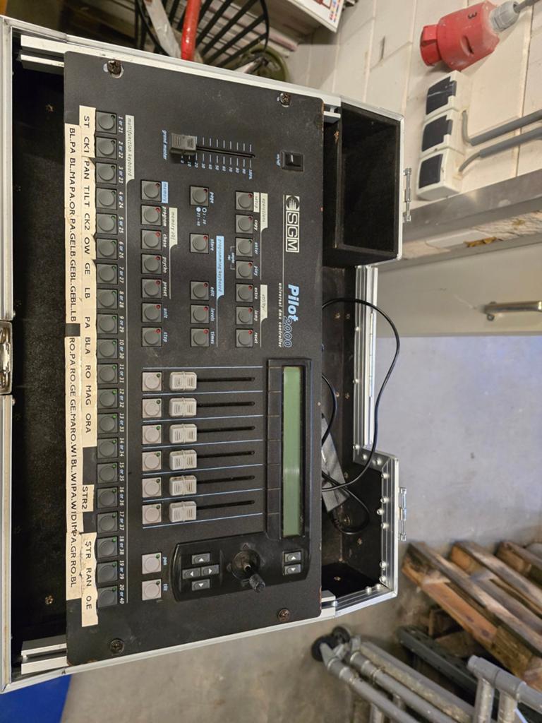SGM Pilot 2000 met flightcase, Muziek en Instrumenten, Mengpanelen, Ophalen, Gebruikt, 20 kanalen of meer