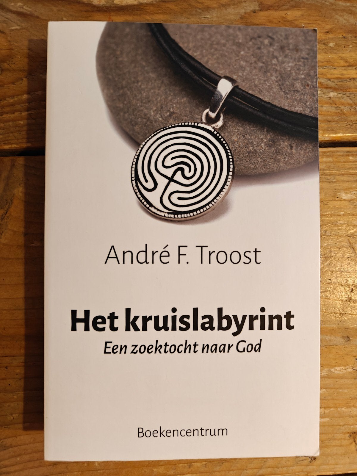 Het kruislabyrint., Ophalen of Verzenden, Zo goed als nieuw
