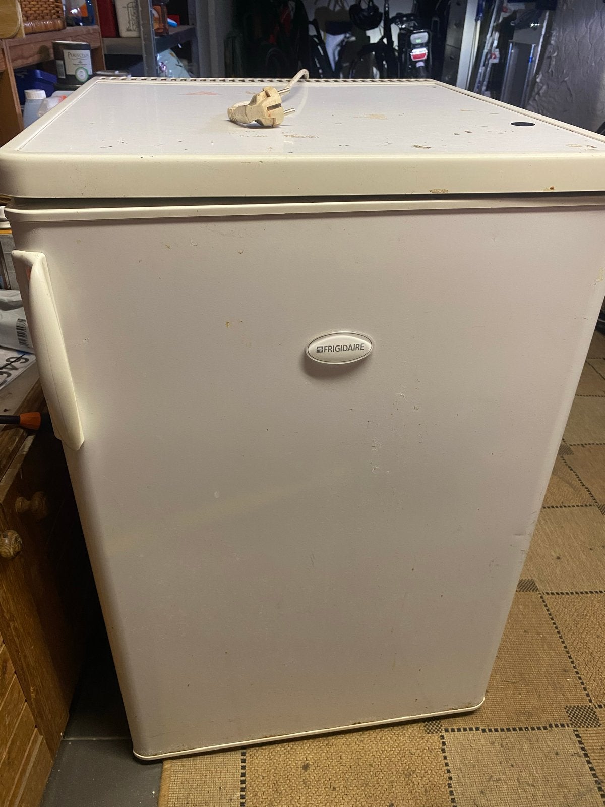 Frigidaire koelkast zonder vriesvak - compact en betrouwbaar, 75 tot 100 liter, 45 tot 60 cm, Ophalen, 85 tot 120 cm