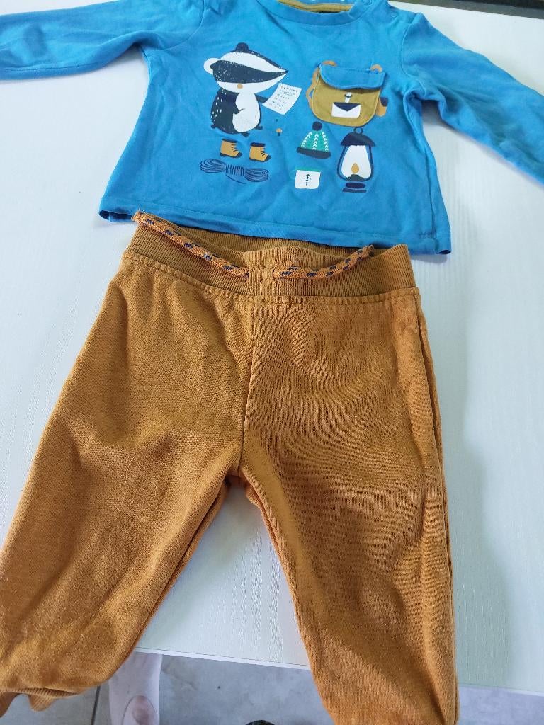 broekje okergeel met truitje turquoise beide maat 74, Kinderen en Baby's, Babykleding | Maat 74, Ophalen, Gebruikt, Babyclub, Setje