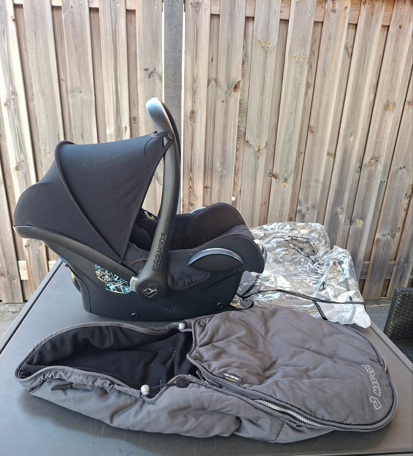 Maxi-Cosi autostoel met voetenzak en regenhoes, Verzenden, Gebruikt, Maxi-Cosi, Autogordel