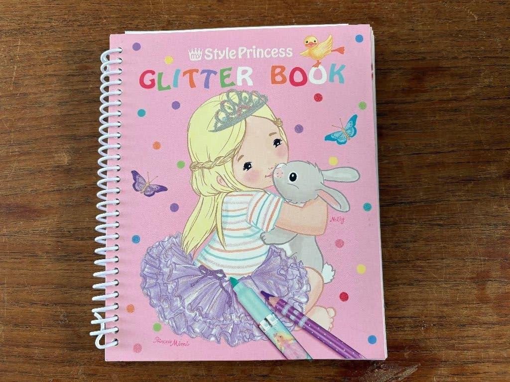 Glitterbook Style Princess, Ophalen of Verzenden, Overige figuren, Zo goed als nieuw, Papier, Kaart of Schrift